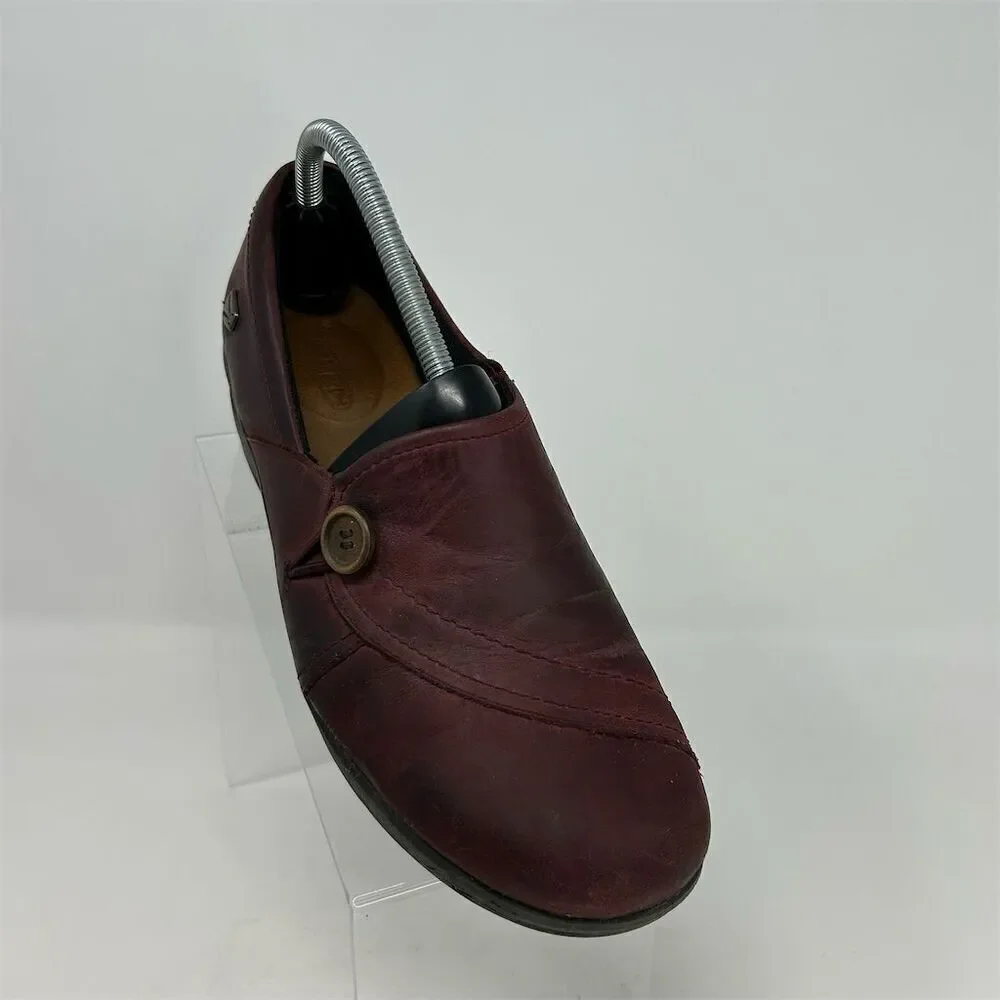 KEEN Women's Red Leather Slip-On Clog Loafers Size 10 Casual Comfort - Picture 3 of 15